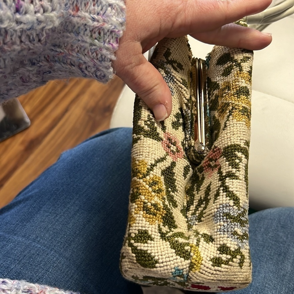 Vintage 1960s needlepoint floral purse amazing condition - Picture 11 of 11
